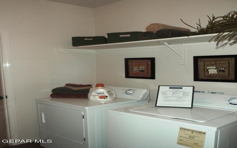 10721 Michael Irvin Street, El Paso, TX 79924, 3 Habitaciones Habitaciones , ,1 BañoBaños,Residential,En Venta,10721 Michael Irvin Street,0,931495