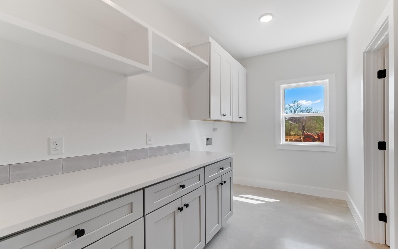 155 W Hickory Drive, Granite Shoals, TX 78654, 4 Habitaciones Habitaciones , ,3 BañosBaños,Residential,En Venta,155 W Hickory Drive,0,175271