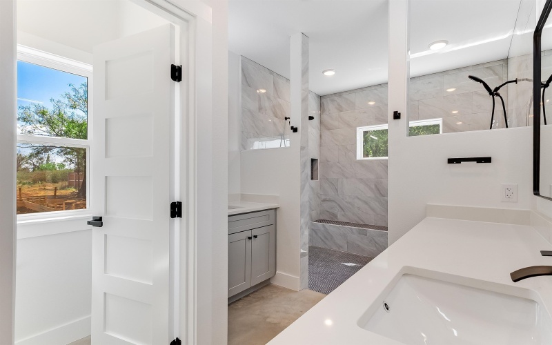 155 W Hickory Drive, Granite Shoals, TX 78654, 4 Habitaciones Habitaciones , ,3 BañosBaños,Residential,En Venta,155 W Hickory Drive,0,175271