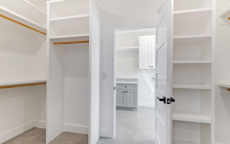 155 W Hickory Drive, Granite Shoals, TX 78654, 4 Habitaciones Habitaciones , ,3 BañosBaños,Residential,En Venta,155 W Hickory Drive,0,175271