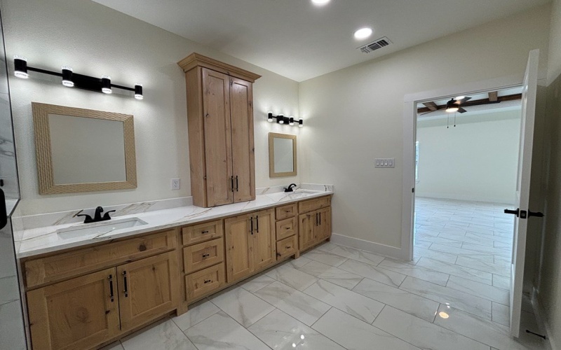 809 N CAMP STREET, Uvalde, TX 78801, 3 Bedrooms Bedrooms, ,2 BathroomsBathrooms,Residential,For Sale,809 N CAMP STREET,0,81713