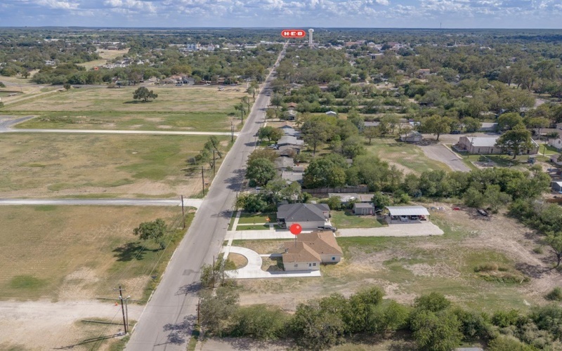 809 N CAMP STREET, Uvalde, TX 78801, 3 Bedrooms Bedrooms, ,2 BathroomsBathrooms,Residential,For Sale,809 N CAMP STREET,0,81713