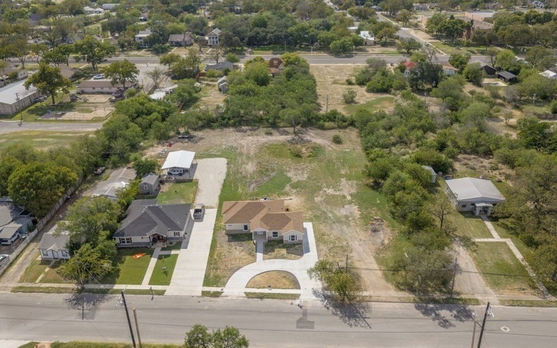 809 N CAMP STREET, Uvalde, TX 78801, 3 Bedrooms Bedrooms, ,2 BathroomsBathrooms,Residential,For Sale,809 N CAMP STREET,0,81713