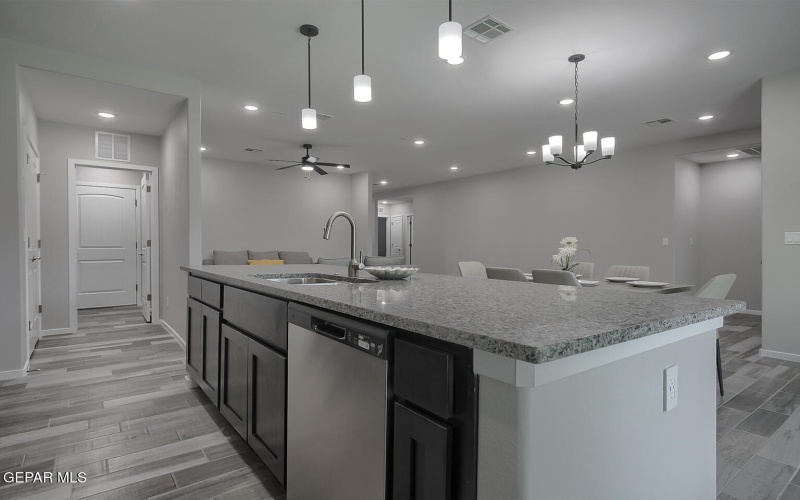 13896 Sky Ranger Avenue, El Paso, TX 79928, 3 Habitaciones Habitaciones , ,2 BañosBaños,Residential,En Venta,13896 Sky Ranger Avenue,0,931484