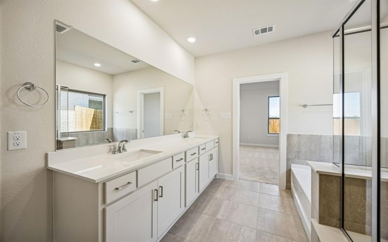 1535 Oakdale Drive, Kaufman, TX 75142, 3 Bedrooms Bedrooms, ,2 BathroomsBathrooms,Residential,For Sale,1535 Oakdale Drive,0,21078151