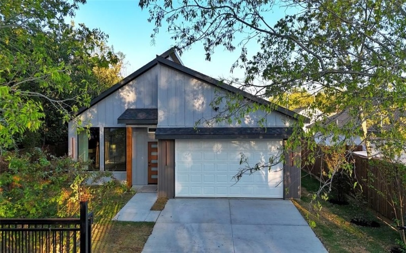 4311 King Street, Greenville, TX 75401, 3 Bedrooms Bedrooms, ,2 BathroomsBathrooms,Residential,For Sale,4311 King Street,0,21078174