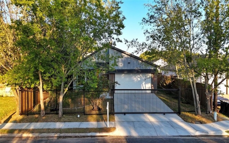 4311 King Street, Greenville, TX 75401, 3 Bedrooms Bedrooms, ,2 BathroomsBathrooms,Residential,For Sale,4311 King Street,0,21078174