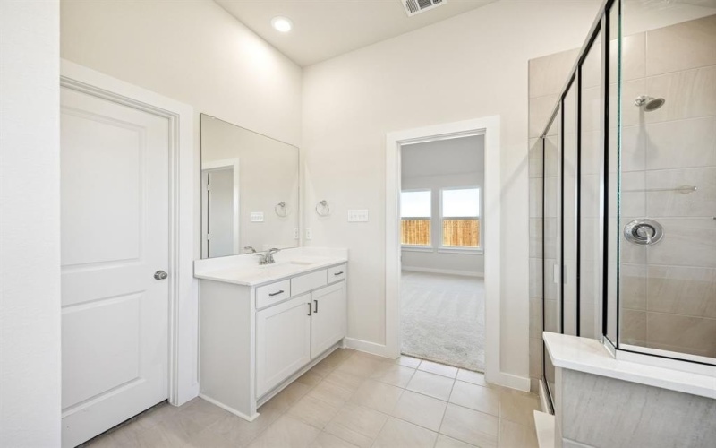 1537 Oakdale Drive, Kaufman, TX 75142, 3 Bedrooms Bedrooms, ,2 BathroomsBathrooms,Residential,For Sale,1537 Oakdale Drive,0,21078204