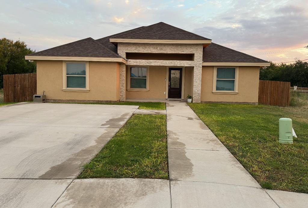 122 Bayo, Eagle Pass, TX 78852, 3 Bedrooms Bedrooms, ,2 BathroomsBathrooms,Residential,For Sale,122 Bayo,0,81714