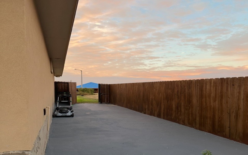 122 Bayo, Eagle Pass, TX 78852, 3 Bedrooms Bedrooms, ,2 BathroomsBathrooms,Residential,For Sale,122 Bayo,0,81714