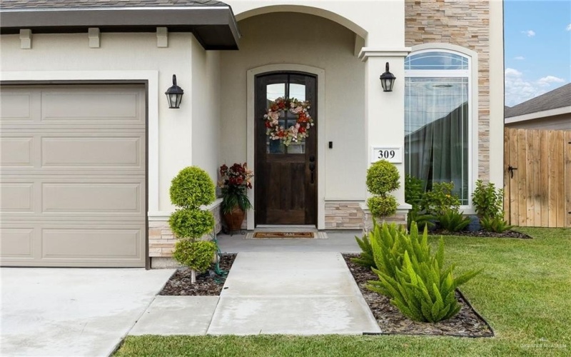 309 Central Park Street, Edinburg, TX 78541, 4 Habitaciones Habitaciones , ,2 BañosBaños,Residential,En Venta,309 Central Park Street,0,482397