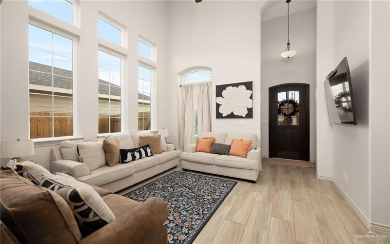 309 Central Park Street, Edinburg, TX 78541, 4 Habitaciones Habitaciones , ,2 BañosBaños,Residential,En Venta,309 Central Park Street,0,482397