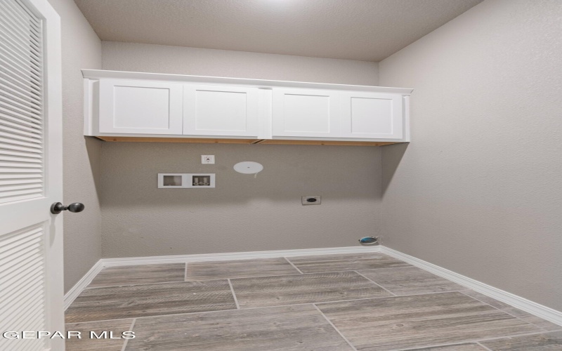 13821 Summer Valley Avenue, El Paso, TX 79928, 4 Habitaciones Habitaciones , ,3 BañosBaños,Residential,En Venta,13821 Summer Valley Avenue,921115
