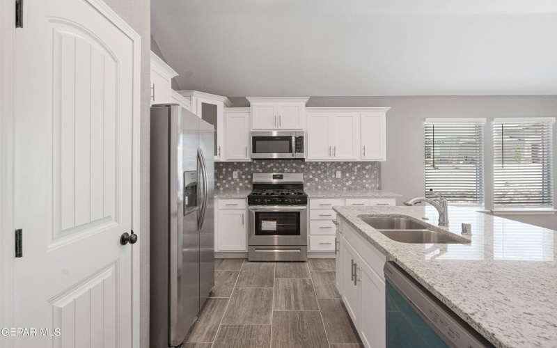 13821 Summer Valley Avenue, El Paso, TX 79928, 4 Habitaciones Habitaciones , ,3 BañosBaños,Residential,En Venta,13821 Summer Valley Avenue,921115