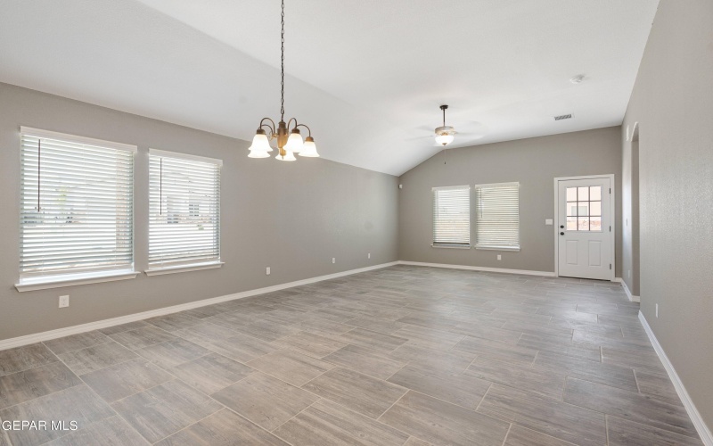 13821 Summer Valley Avenue, El Paso, TX 79928, 4 Habitaciones Habitaciones , ,3 BañosBaños,Residential,En Venta,13821 Summer Valley Avenue,921115