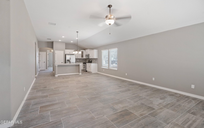 13821 Summer Valley Avenue, El Paso, TX 79928, 4 Habitaciones Habitaciones , ,3 BañosBaños,Residential,En Venta,13821 Summer Valley Avenue,921115