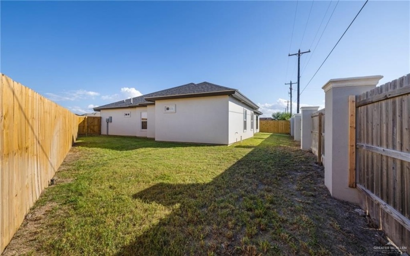 2112 N 28th Street, Hidalgo, TX 78557, 3 Bedrooms Bedrooms, ,2 BathroomsBathrooms,Residential,For Sale,2112 N 28th Street,0,482447