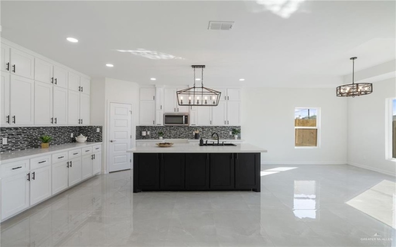 2112 N 28th Street, Hidalgo, TX 78557, 3 Bedrooms Bedrooms, ,2 BathroomsBathrooms,Residential,For Sale,2112 N 28th Street,0,482447