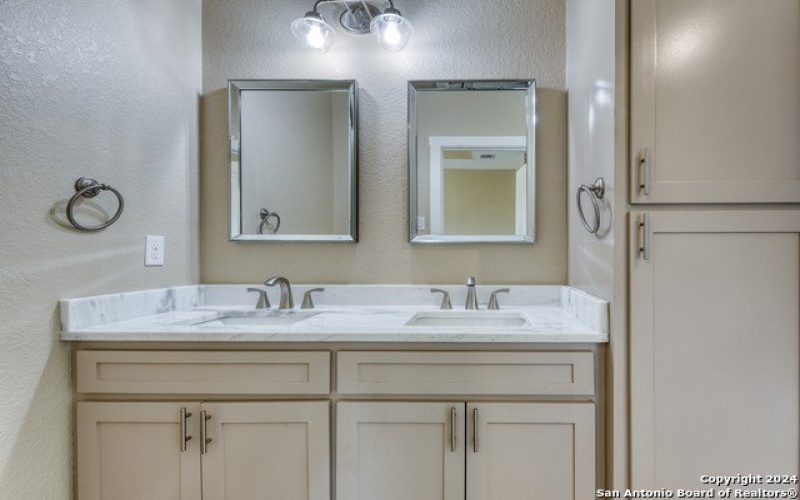 954 Ridge Trail, Spring Branch, TX 78070, 3 Bedrooms Bedrooms, ,2 BathroomsBathrooms,Residential,For Sale,954 Ridge Trail,0,1912886