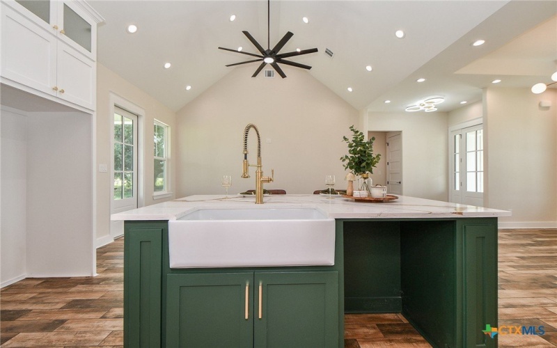 595 Buckskin Drive, Palacios, TX 77465, 3 Bedrooms Bedrooms, ,2 BathroomsBathrooms,Residential,For Sale,595 Buckskin Drive,0,594537