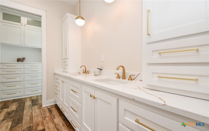 595 Buckskin Drive, Palacios, TX 77465, 3 Bedrooms Bedrooms, ,2 BathroomsBathrooms,Residential,For Sale,595 Buckskin Drive,0,594537