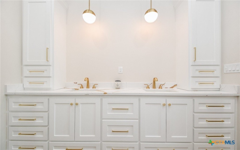 595 Buckskin Drive, Palacios, TX 77465, 3 Bedrooms Bedrooms, ,2 BathroomsBathrooms,Residential,For Sale,595 Buckskin Drive,0,594537