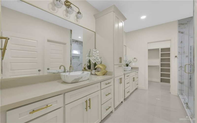 2908 E Uva Avenue, Hidalgo, TX 78557, 3 Bedrooms Bedrooms, ,2 BathroomsBathrooms,Residential,For Sale,2908 E Uva Avenue,0,482606