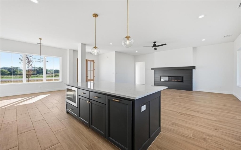 1033 Arbor Vista Drive, Azle, TX 76023, 4 Habitaciones Habitaciones , ,2 BañosBaños,Residential,En Venta,1033 Arbor Vista Drive,0,21078689