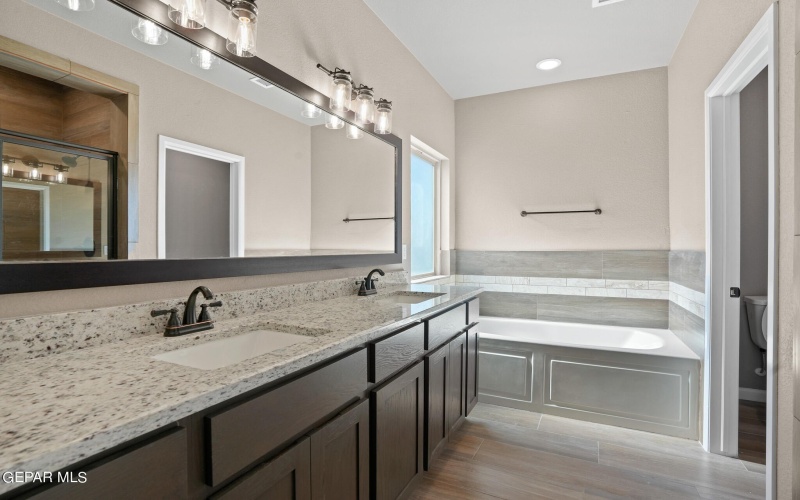 2501 TONY HARPER Street, El Paso, TX 79938, 4 Habitaciones Habitaciones , ,2 BañosBaños,Residential,En Venta,2501 TONY HARPER Street,0,886783
