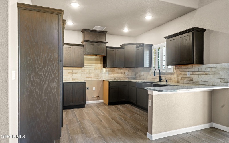 2501 TONY HARPER Street, El Paso, TX 79938, 4 Habitaciones Habitaciones , ,2 BañosBaños,Residential,En Venta,2501 TONY HARPER Street,0,886783