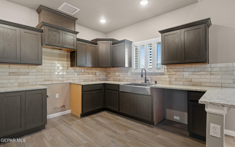 2501 TONY HARPER Street, El Paso, TX 79938, 4 Habitaciones Habitaciones , ,2 BañosBaños,Residential,En Venta,2501 TONY HARPER Street,0,886783