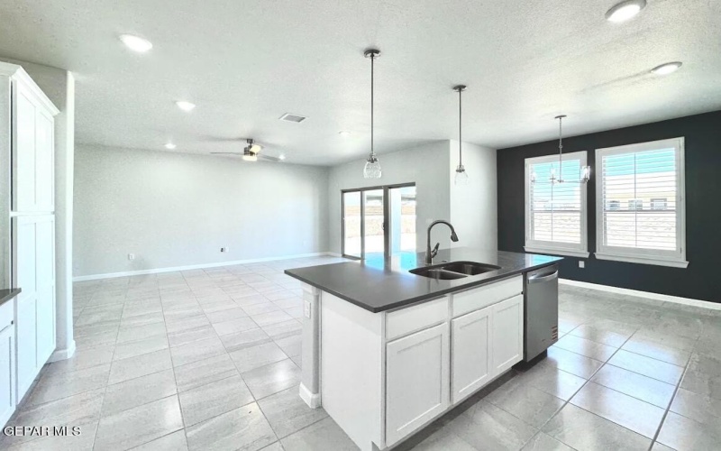 14613 Tierra Nectar Avenue, El Paso, TX 79938, 5 Habitaciones Habitaciones , ,3 BañosBaños,Residential,En Venta,14613 Tierra Nectar Avenue,0,919685