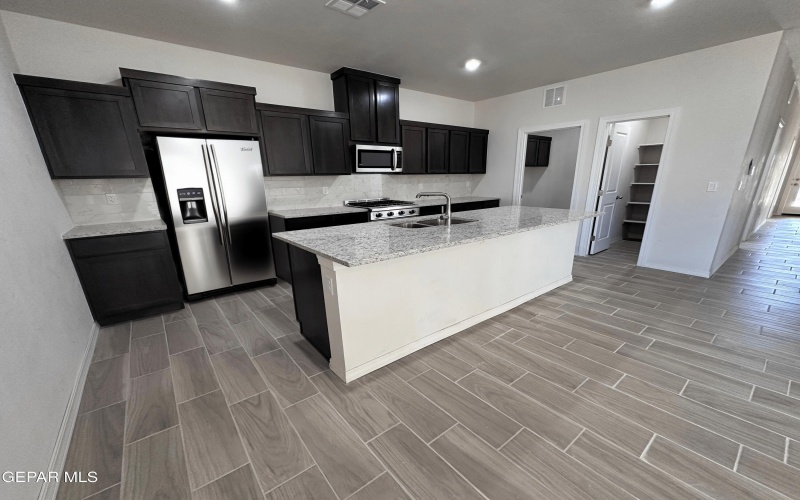 14528 Johnny Mata Drive, El Paso, TX 79938, 4 Habitaciones Habitaciones , ,1 BañoBaños,Residential,En Venta,14528 Johnny Mata Drive,0,931560