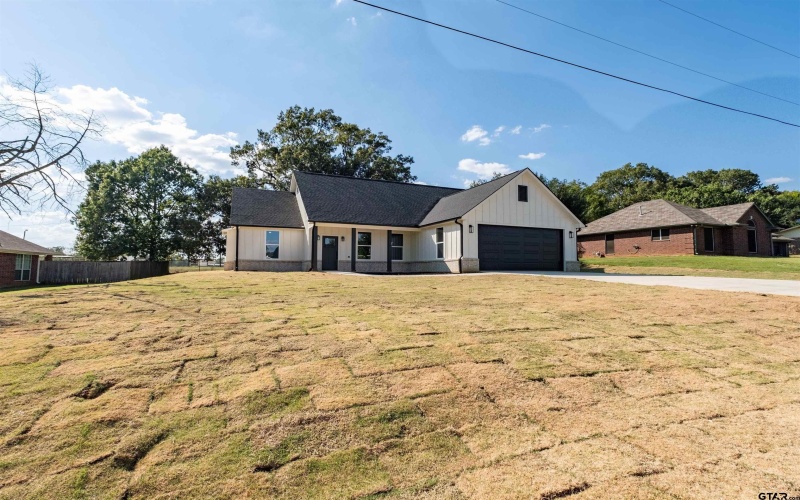 1003 Karen Dr, Lindale, TX 75771, 3 Bedrooms Bedrooms, ,2 BathroomsBathrooms,Residential,For Sale,1003 Karen Dr,0,25014908