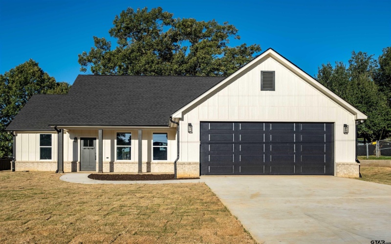1003 Karen Dr, Lindale, TX 75771, 3 Bedrooms Bedrooms, ,2 BathroomsBathrooms,Residential,For Sale,1003 Karen Dr,0,25014908