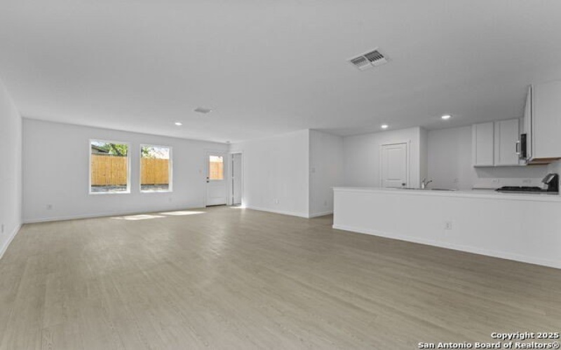 7614 Bohemian Grove, San Antonio, TX 78227, 4 Habitaciones Habitaciones , ,2 BañosBaños,Residential,En Venta,7614 Bohemian Grove,0,1913126