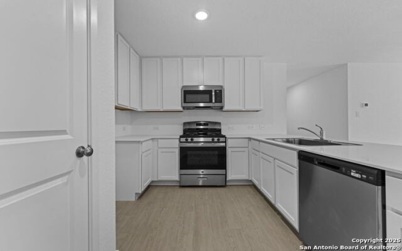 7614 Bohemian Grove, San Antonio, TX 78227, 4 Habitaciones Habitaciones , ,2 BañosBaños,Residential,En Venta,7614 Bohemian Grove,0,1913126