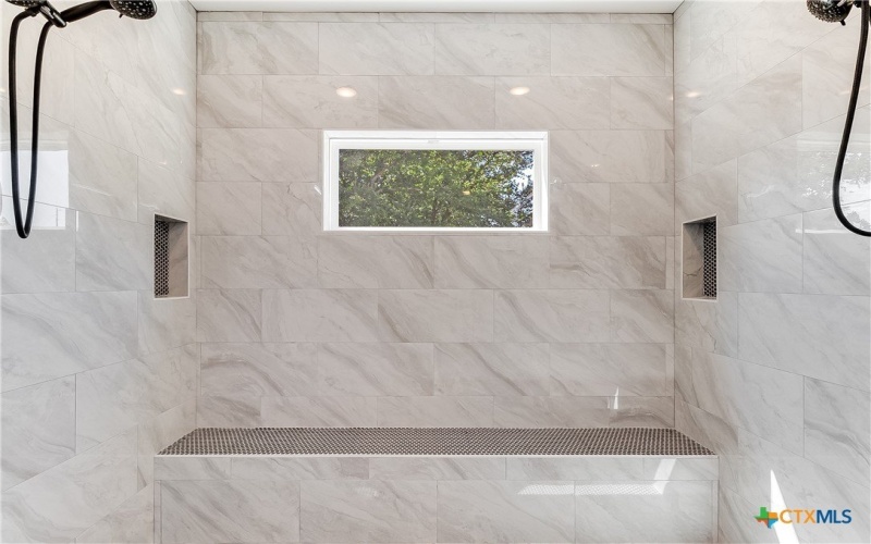 155 W Hickory Drive, Granite Shoals, TX 78654, 4 Bedrooms Bedrooms, ,3 BathroomsBathrooms,Residential,For Sale,155 W Hickory Drive,0,594553