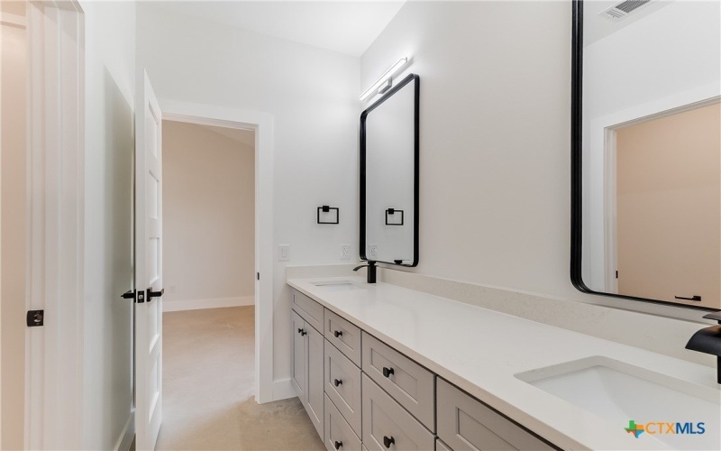 155 W Hickory Drive, Granite Shoals, TX 78654, 4 Bedrooms Bedrooms, ,3 BathroomsBathrooms,Residential,For Sale,155 W Hickory Drive,0,594553