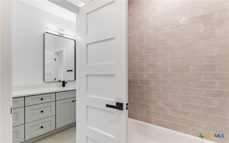 155 W Hickory Drive, Granite Shoals, TX 78654, 4 Bedrooms Bedrooms, ,3 BathroomsBathrooms,Residential,For Sale,155 W Hickory Drive,0,594553