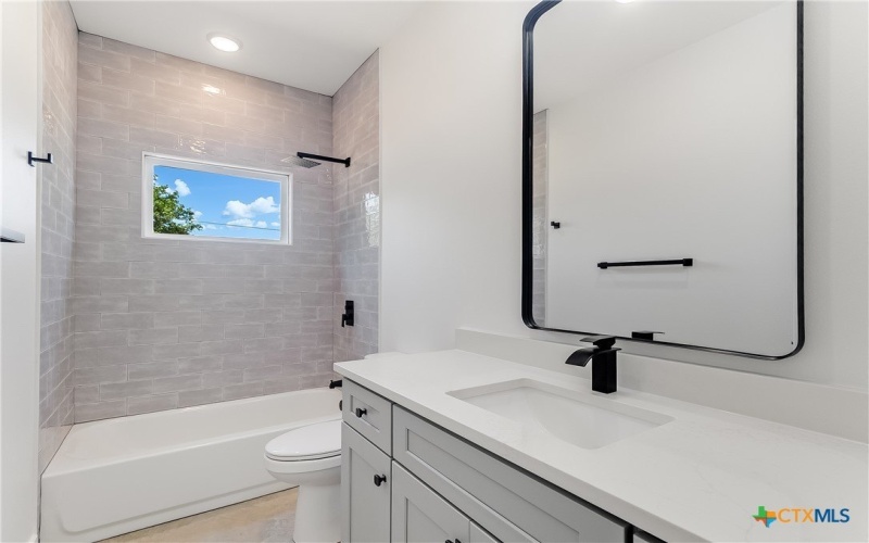 155 W Hickory Drive, Granite Shoals, TX 78654, 4 Bedrooms Bedrooms, ,3 BathroomsBathrooms,Residential,For Sale,155 W Hickory Drive,0,594553