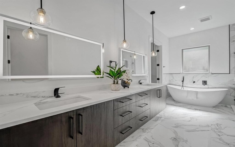 2032 Glenhollow Drive, Weatherford, TX 76088, 4 Habitaciones Habitaciones , ,3 BañosBaños,Residential,En Venta,2032 Glenhollow Drive,0,20948076