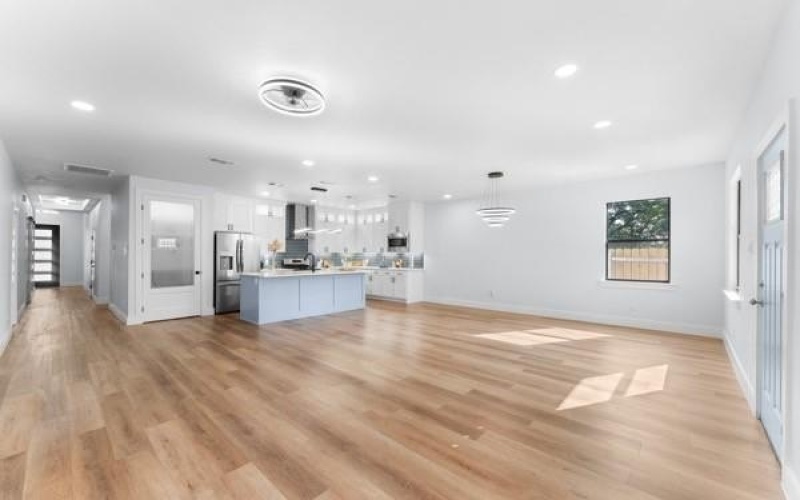 2504 Oxford Avenue, Fort Worth, TX 76106, 4 Bedrooms Bedrooms, ,2 BathroomsBathrooms,Residential,For Sale,2504 Oxford Avenue,0,21063008