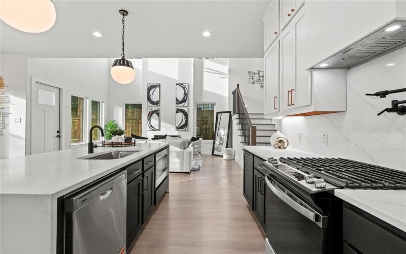 2219 W Lovers Lane, Dallas, TX 75235, 4 Bedrooms Bedrooms, ,3 BathroomsBathrooms,Residential,For Sale,2219 W Lovers Lane,0,21079119