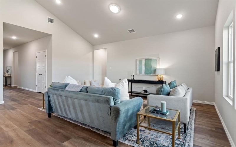 216 Lead Creek Drive, Fort Worth, TX 76131, 4 Habitaciones Habitaciones , ,2 BañosBaños,Residential,En Venta,216 Lead Creek Drive,0,21079645