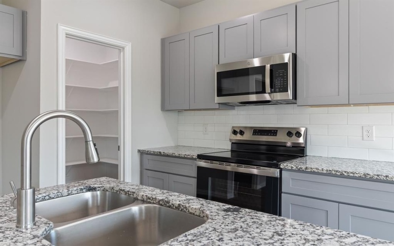 221 Lead Creek Drive, Fort Worth, TX 76131, 3 Habitaciones Habitaciones , ,2 BañosBaños,Residential,En Venta,221 Lead Creek Drive,0,21079824