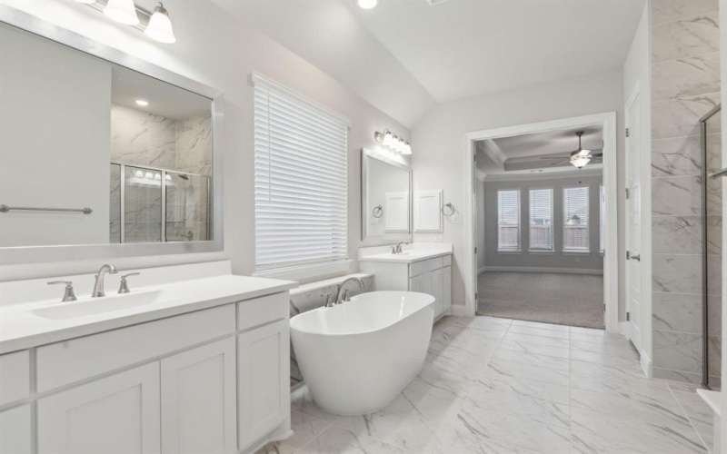 1000 Sunflower Street, Crowley, TX 76036, 4 Habitaciones Habitaciones , ,3 BañosBaños,Residential,En Venta,1000 Sunflower Street,0,21079830