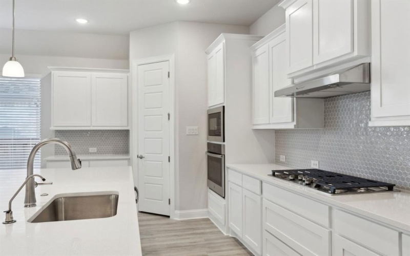 1000 Sunflower Street, Crowley, TX 76036, 4 Habitaciones Habitaciones , ,3 BañosBaños,Residential,En Venta,1000 Sunflower Street,0,21079830