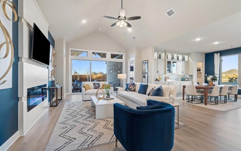 1117 Painted Lady Drive, Crowley, TX 76036, 4 Habitaciones Habitaciones , ,3 BañosBaños,Residential,En Venta,1117 Painted Lady Drive,0,21079837