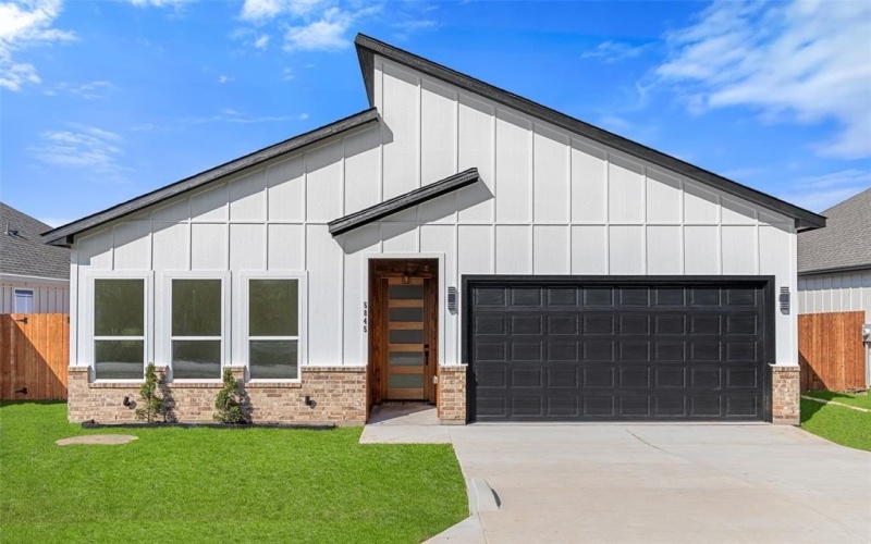 5845 Black Pine Circle, Granbury, TX 76048, 3 Bedrooms Bedrooms, ,2 BathroomsBathrooms,Residential,For Sale,5845 Black Pine Circle,0,21079900